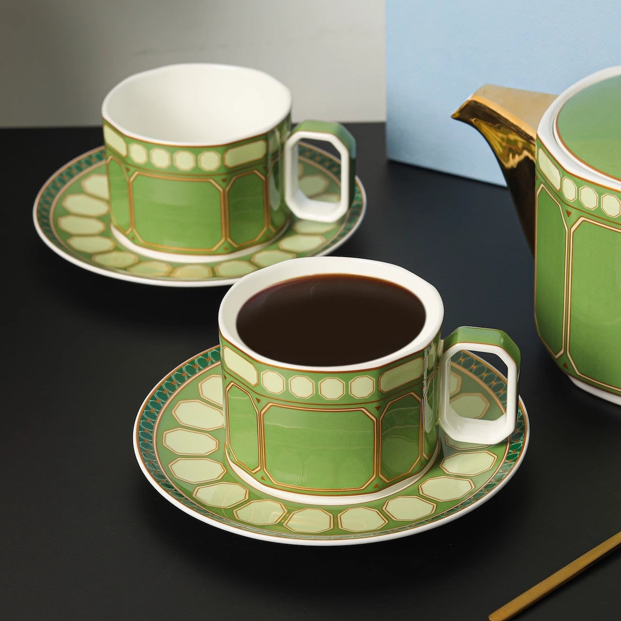 Swan-Inspired European Light Luxury Bone China Tea & Coffee Set with Gold Trim