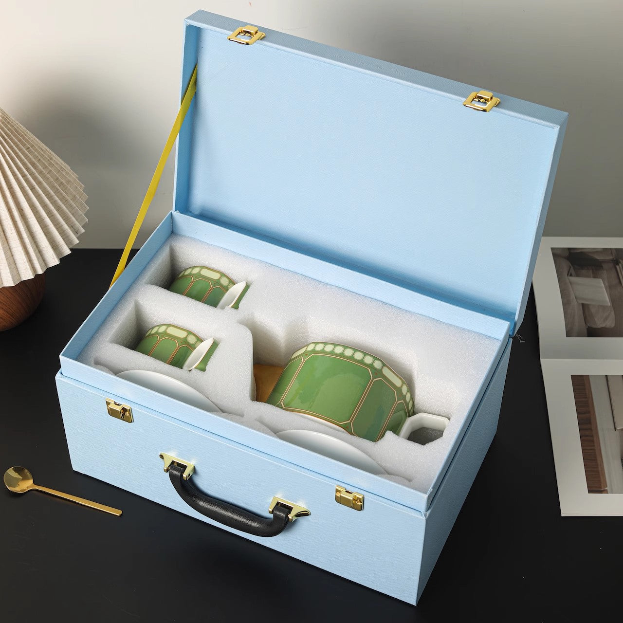 Swan-Inspired European Light Luxury Bone China Tea & Coffee Set with Gold Trim