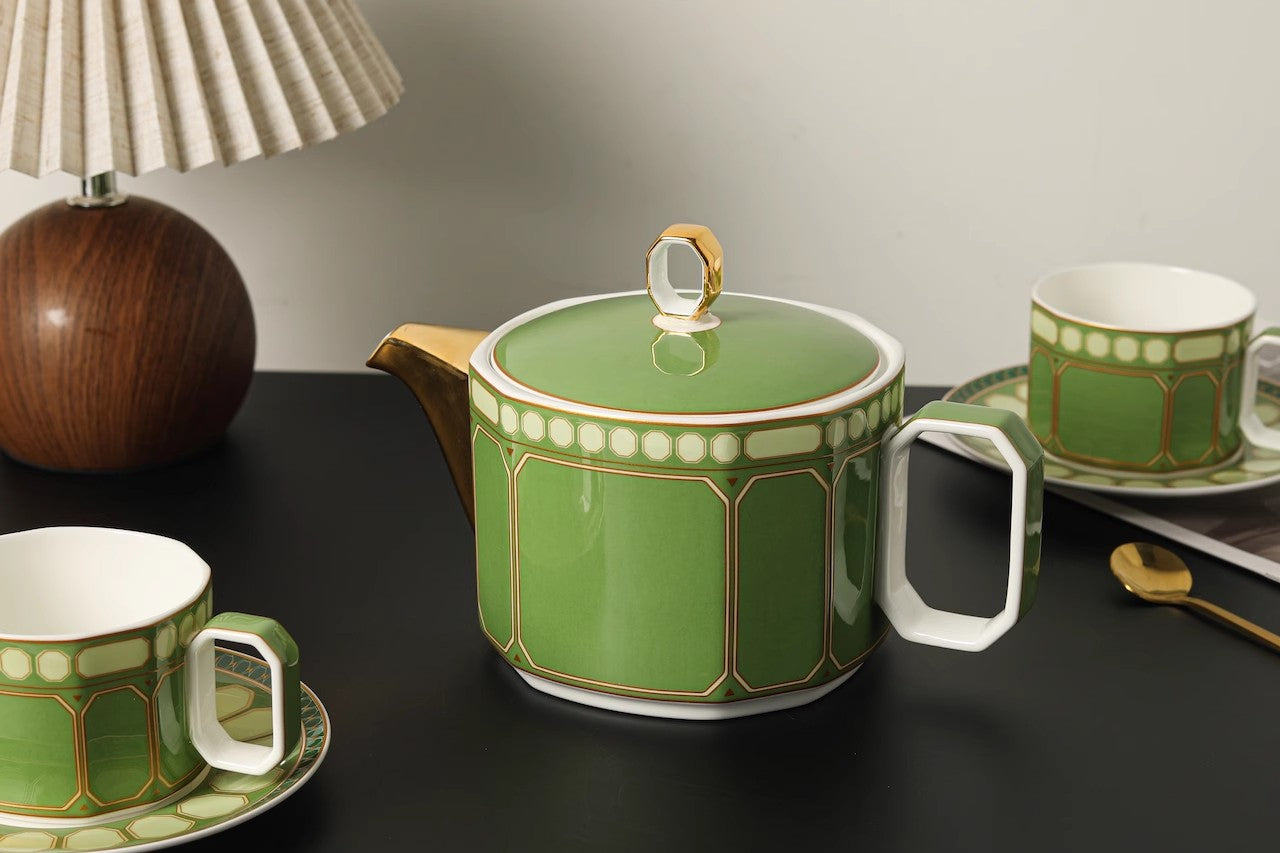 Swan-Inspired European Light Luxury Bone China Tea & Coffee Set with Gold Trim
