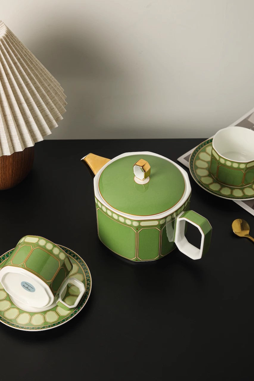 Swan-Inspired European Light Luxury Bone China Tea & Coffee Set with Gold Trim