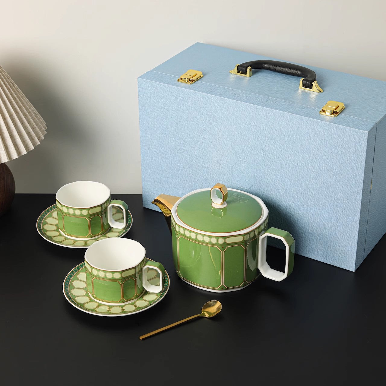 Swan-Inspired European Light Luxury Bone China Tea & Coffee Set with Gold Trim